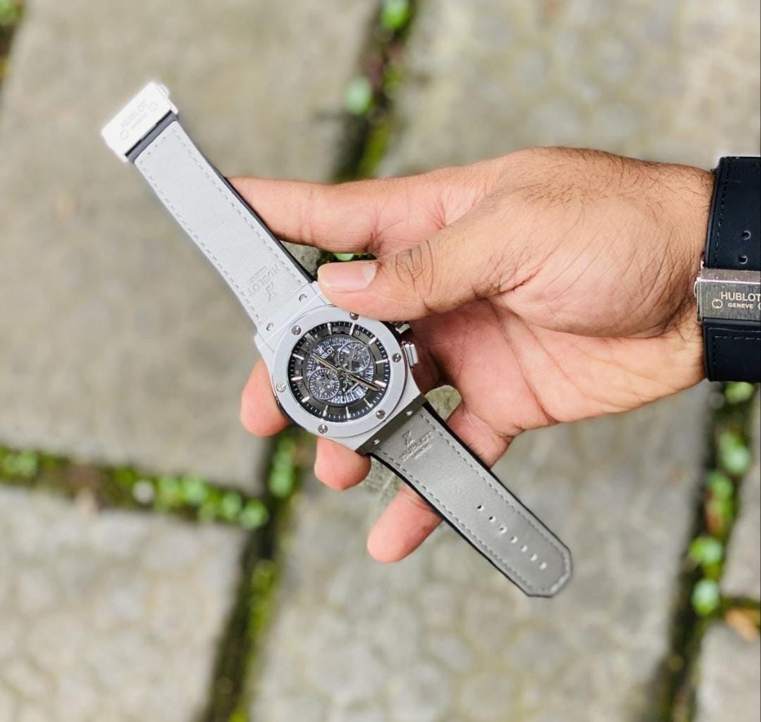 Oneclickstore's tweet photo. *Hublot*
*899/- Freeship to Kerala*
2 days delivery to Kerala
.
.
.
.#luxurywatch #Hublot #WATCH #oneclickstore https://t.co/hLt05Aftna