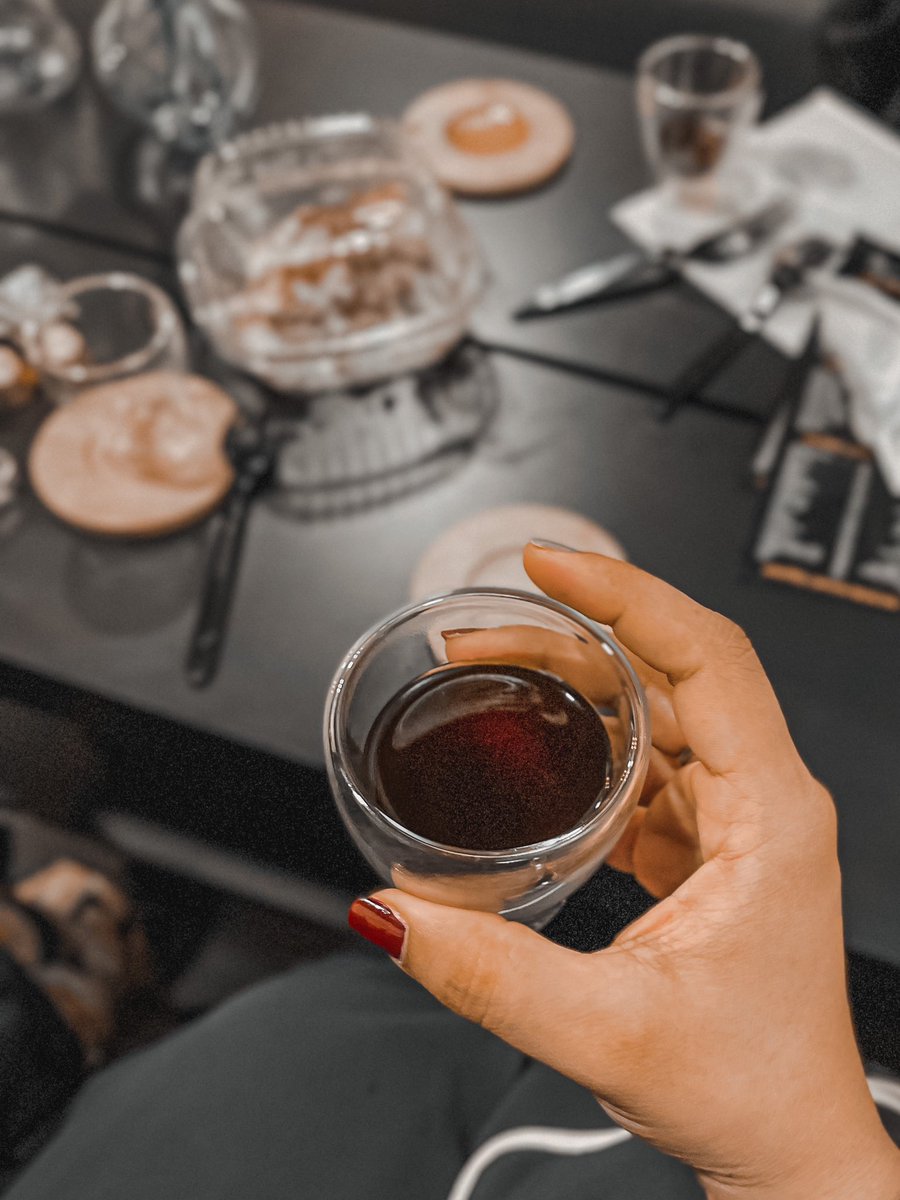 la___il's tweet photo. تخطى كل شيء مركون بخاطرك .. وتقهوى ♥️☕️ https://t.co/OSZGQibgNk