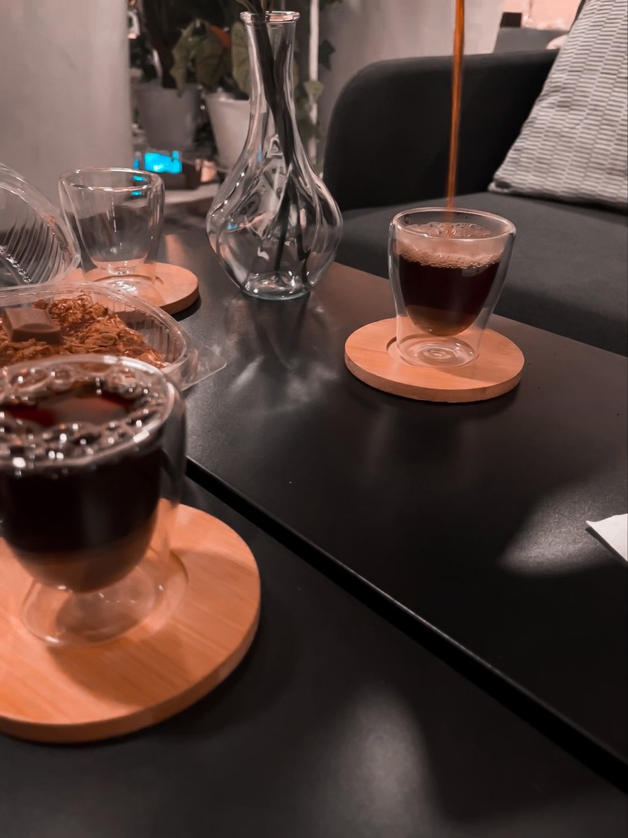 la___il's tweet photo. تخطى كل شيء مركون بخاطرك .. وتقهوى ♥️☕️ https://t.co/OSZGQibgNk