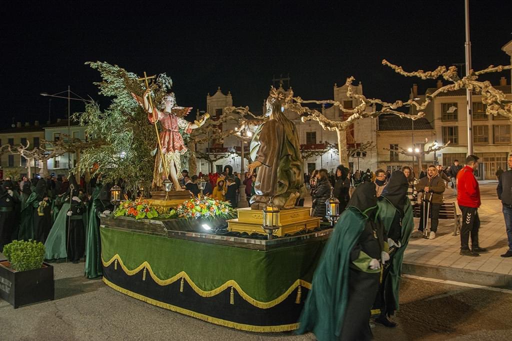 NavaDRS_Santa's tweet photo. Semana Santa 2023 Nava del Rey
🕯MARTES SANTO🕯 

📅 4 de abril 2023
✝️ 𝙋𝙍𝙊𝘾𝙀𝙎𝙄𝙊́𝙉 𝘿𝙀 𝙇𝘼 𝙑𝙀𝙍𝘼 𝘾𝙍𝙐𝙕

#ssantanavadelrey23 #Veracruz #NavadelRey #VenAVerme #eccehomo #atadoalacolumna #oracionenelhuerto https://t.co/tPfyVYDi3z