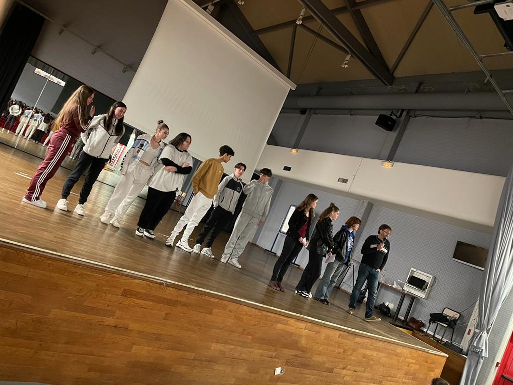 CToupets's tweet photo. LIAISON COLLÈGE- LYCÉE | 🏫
🙏🏻 Merci au #lycée Camille Claudel de @vaureal d'avoir accueilli nos #3e le temps d'une matinée de découverte et d'échange ! 
📋 Au programme : visite de l'établissement, immersion en classe et rencontre d'anciens élèves.

#orientation 
#acversailles https://t.co/eUoNMfINnP