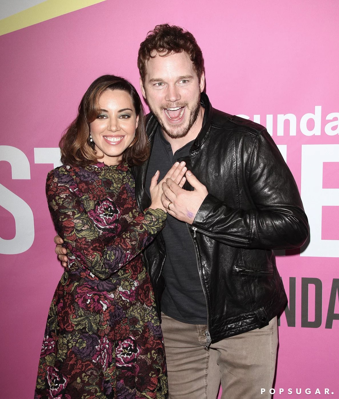 Aubrey Plaza And Chris Pratt Kissing
