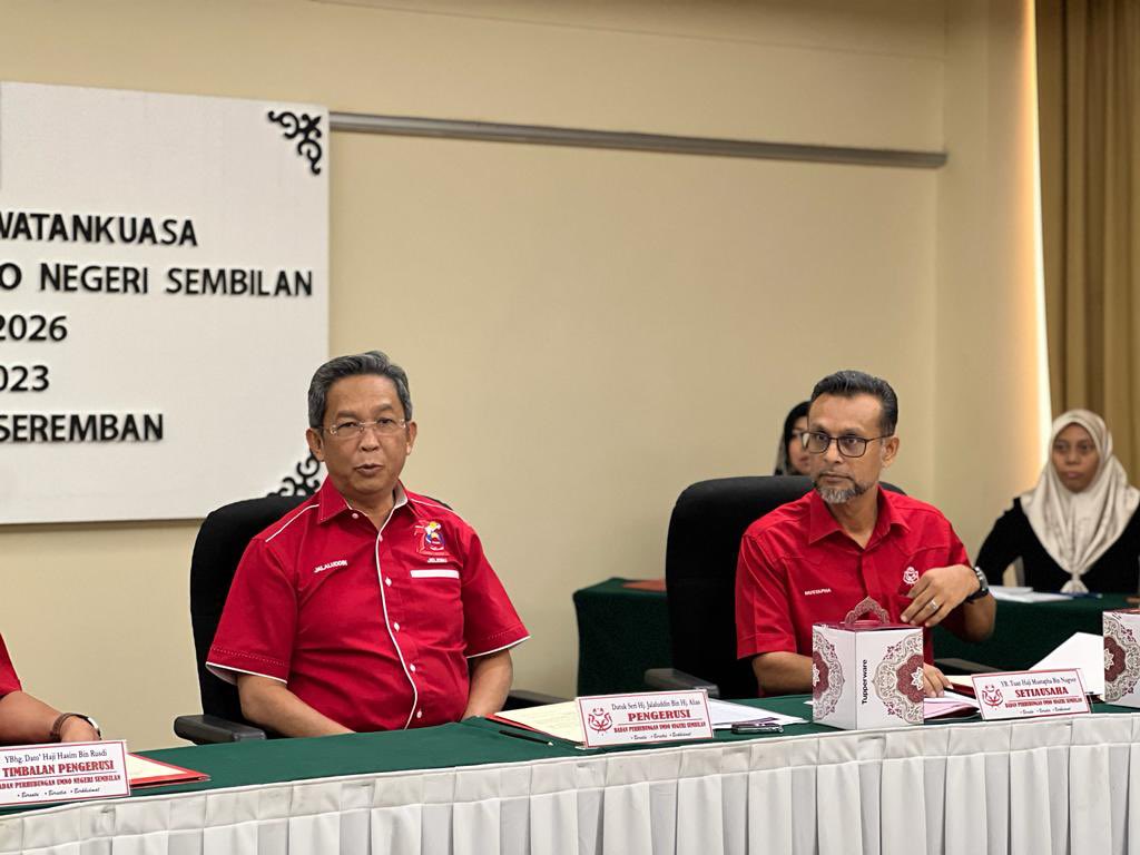 jalaluddinalias's tweet photo. Petang ini saya mempengerusikan Mesyuarat Jawatankuasa Badan Perhubungan UMNO Negeri Sembilan bilangan 1 di Seremban. https://t.co/T2yOBmZrWD