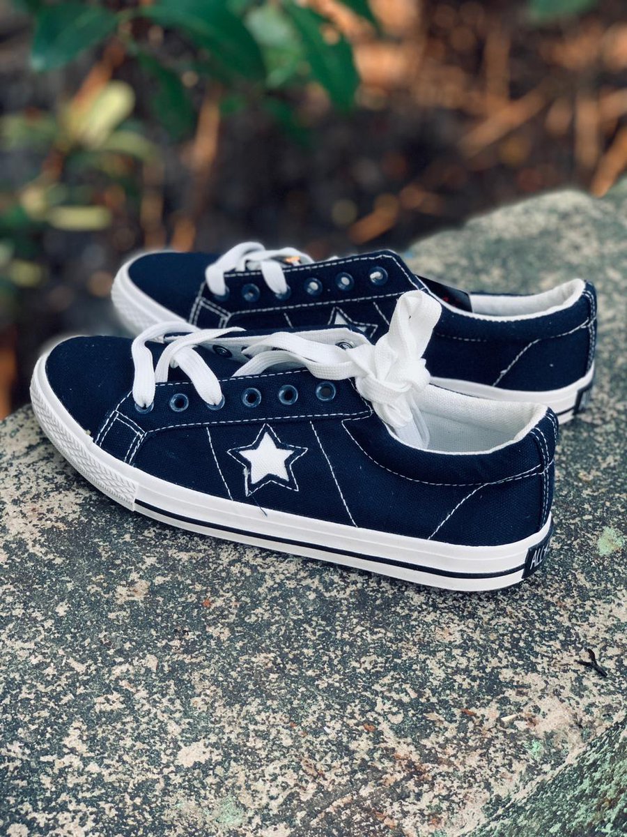 Oneclickstore's tweet photo. *IMPORTED CONVERSE*

*Rate Decreased🥳*

- 7A Quality
- Size :- 6-7-8-9-10

1299/- Freeship to Kerala*

2 days delivery to Kerala https://t.co/AIGE1yZYwD