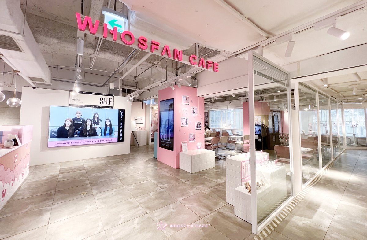 WhosfanCafe's tweet photo. #WhosfanCafe☕ #WhosfanCafe_Today

📢 판다 요즘 뭐 팔아⁉
에이핑크한테 한눈팔고 있다며👀

🗓4. 5 (수) ~ 4. 16 (일) (KST) 

📍롯데 영플라자 명동점 2층 후즈팬 카페

🛒온라인 : https://t.co/u0fQdklDQV

@Apink_2011 https://t.co/MBm3qtTIvm