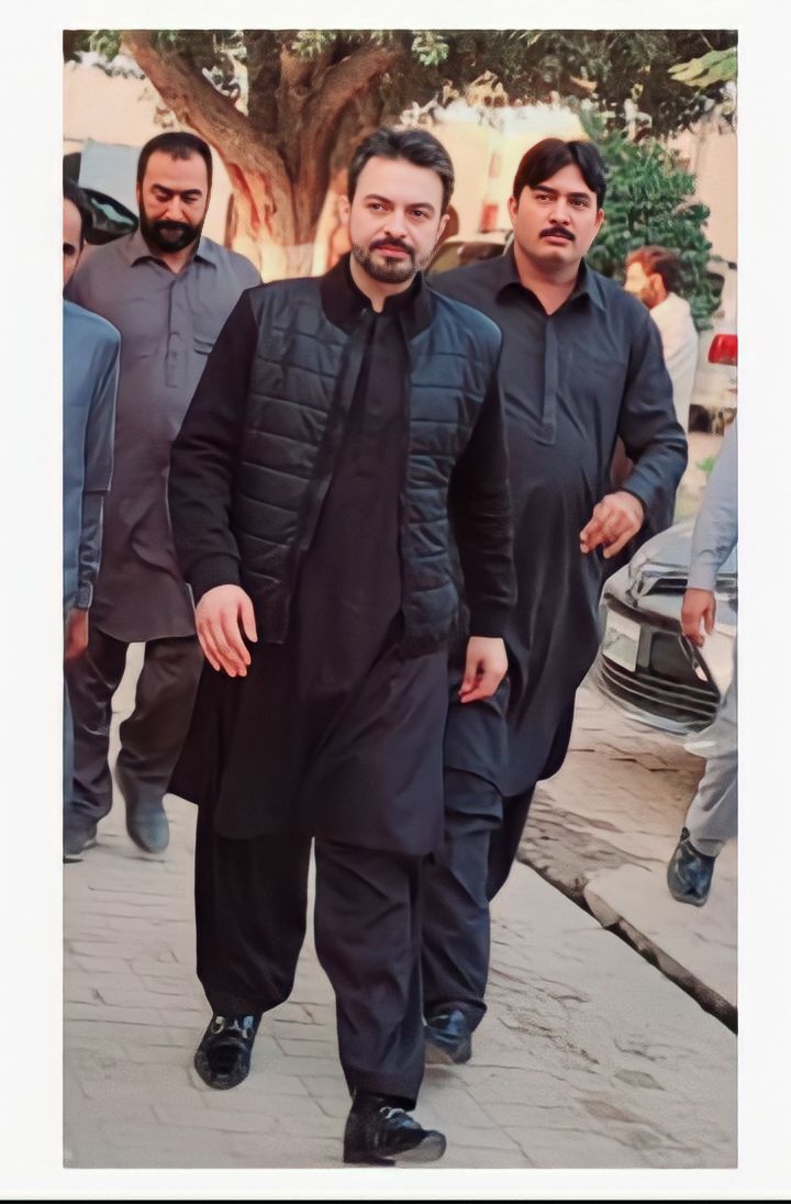 Aazambaloch786's tweet photo. *ہم ہیں ایک زندہ جاوید روایت کے چراغ*
*ہم کوئی شام کا سورج ہیں جو ڈھل جائینگے*
سینئر رہنما پاکستان مسلم لیگ ن *میاں محمد حیات خاں مانیکا* (انشاءاللہ MPA PP-192)
#سوشل_میڈیا_ٹیم_میاں_محمد_حیات_مانیکا
#سوشل_میڈیا_ٹیم_حیات_گروپ
#Mianhayatmaneka
#MianhayatMPA
#pp192
@MaryamNSharif https://t.co/fbFrQsLxYb
