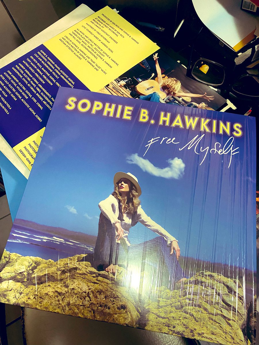 Came_ron88's tweet photo. She finally arrived! 
New Vinyl from Sophie B Hawkins!
What a nice surprise to come home to after work.
Free Myself - The New Album!
Time for a wine and a listen!
Love Love Love.
@therealsophieb #FreeMyself #Vinyl #Music #Records https://t.co/nNuZ3M46C7
