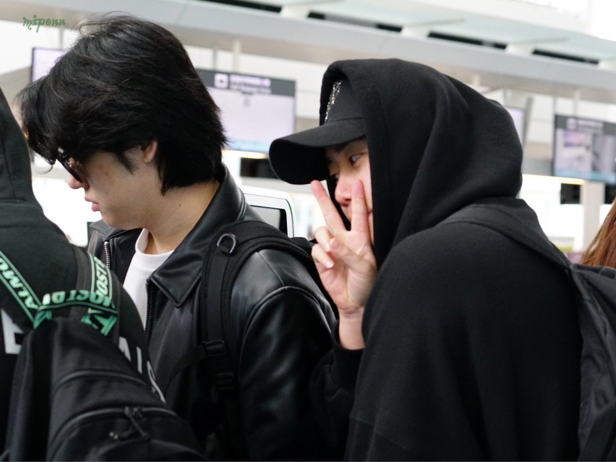 mipo_1127's tweet photo. 2023.4.5 HANEDA AIRPORT

기천이의 귀여운 귀여운 축제당(*>ω<*)��

@kc_kichun  
@OFFICIAL_WE_A 

#WEA #위아 #정균 #론 #기천 #지욱 https://t.co/sj3UtGX0XL