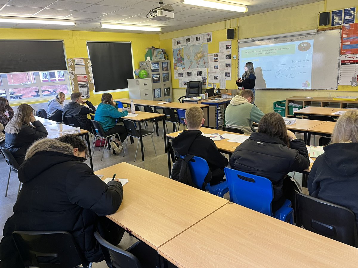 Geography revision session underway for the <a href="/_TKASA/">The King Alfred School an Academy</a> Easter Conference. Great to see students using every opportunity to prepare for their Summer exams <a href="/TKASAGeog/">Geog & Soc teachers</a>