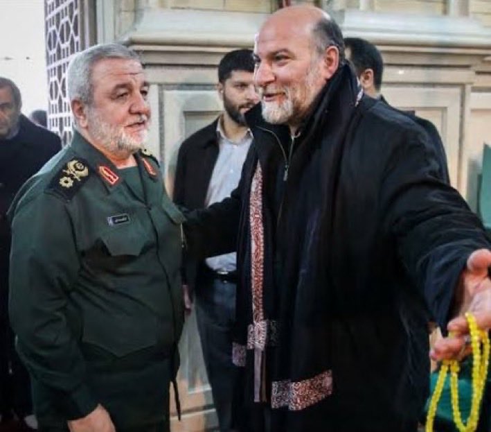 ODINiiius's tweet photo. 🏮

اونا که میگفتن این لات‌های ویترینیِ اینستاگرامی کجان..!

تو عکس زیر مشاهده میکنید ومیفهمید کجا بودن و هستن
#مهسا_امينی‌ #نه_به_جمهوری_اسلامی #اعتصابات_سراسرى https://t.co/0XFoTYYchw
