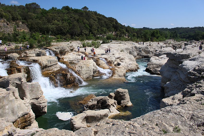 lineupping's tweet photo. Running down to Les #Cascades du Sautadet, where hard rock becomes #water to gladden us 

📍 southern @ExploreFranceEN

📸 courtesy @Emmenetonchien 

#travelfrontiers
#voyageoccitanie
#francefr 
#traveleurope
#waterfalls
#cascadas
#cascate
#travel
#viaggi 
#viajes 
#voyages https://t.co/hWVja6RVbA