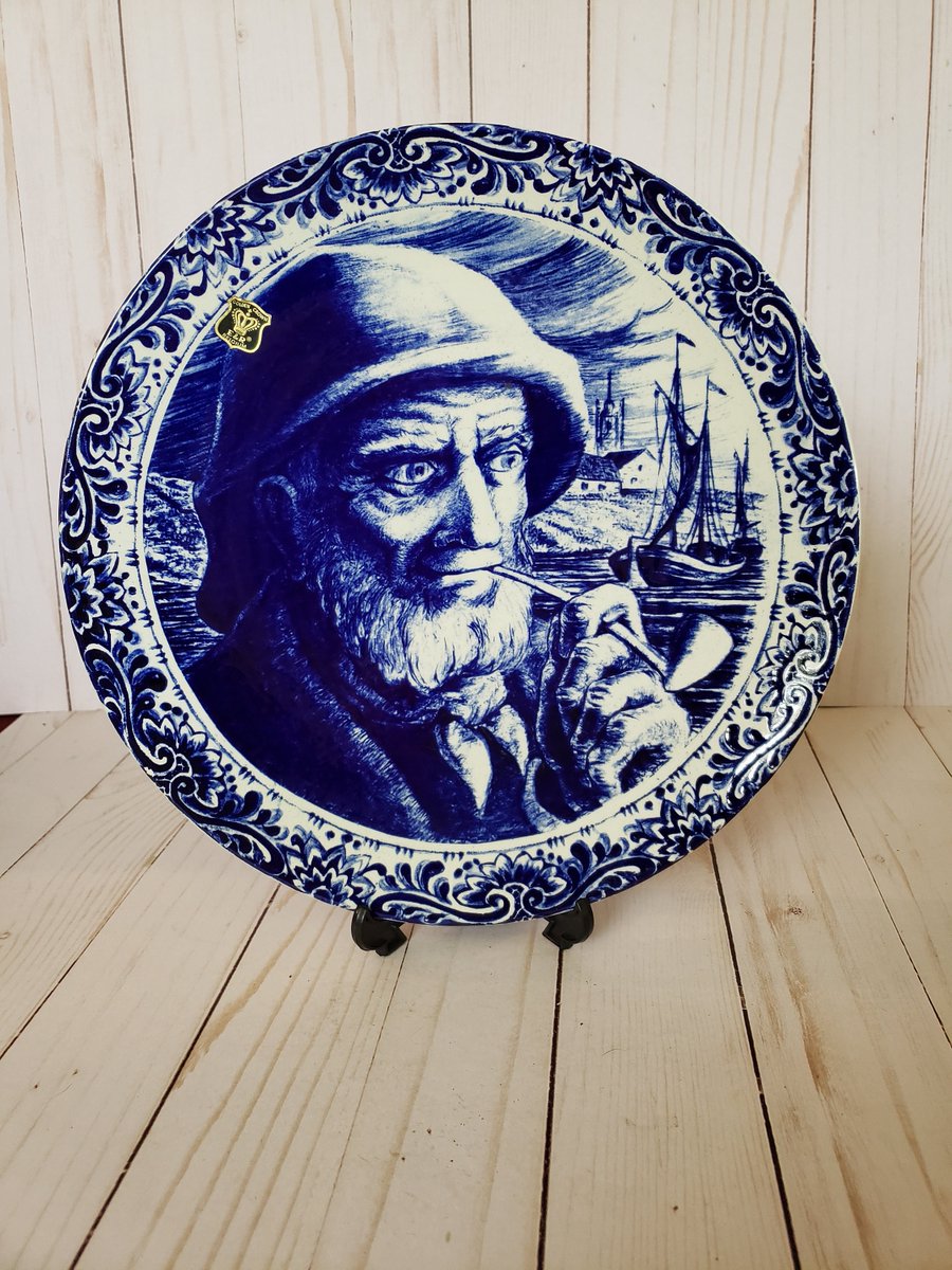atticesoterica's tweet photo. Vintage Golden Crown E&R Boch La Souviere Belgium Delft Blue And White Transferware Porcelain Decorative Plate Collectible Retro Home Decor https://t.co/pNB3ESEMa9 #Vintage #Antiques #AtticEsoterica #BestOffer #Etsy #Collectibles #Curios #EAndR https://t.co/fw5GXPXjUT