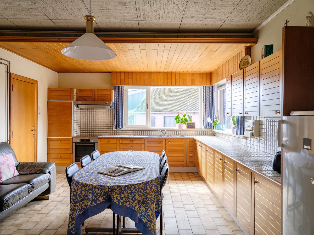 IMMO_CVH's tweet photo. Binnenkort in ons aanbod 🤩
TE KOOP - Karaktervolle woning met bijgebouwen in dorpskern

Benieuwd? Contacteer nu reeds ons kantoor voor meer informatie: info@immo-cvh.be 

#ImmoCVH #Gent #SintKruisWinkel #Vastgoed #TeKoop #ForSale #RealEstate #Landbouw #Bijgebouwen #ImmoGent https://t.co/Jj8AQKE8XH