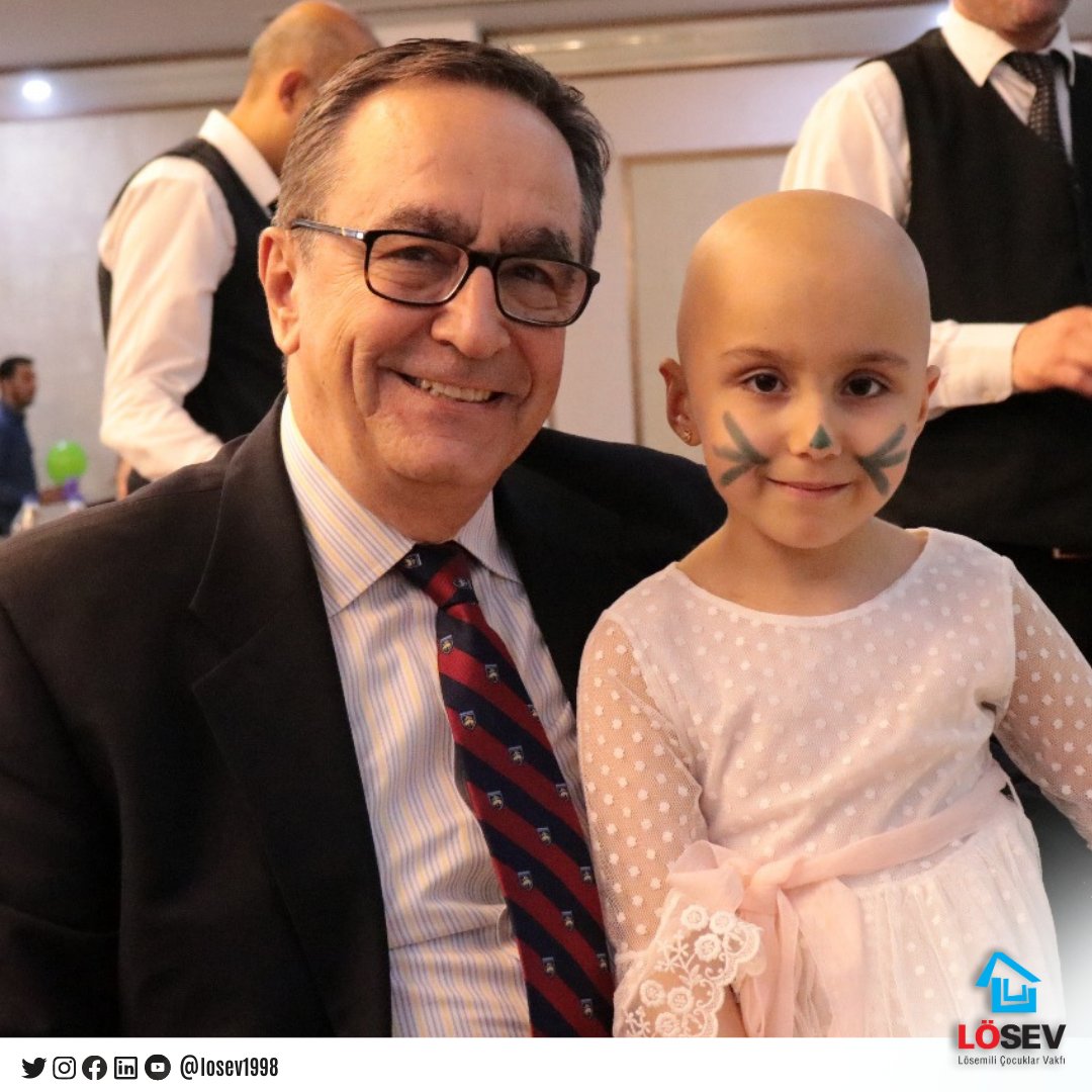 LÖSEV (@losev1998) on Twitter photo "Bir çocuğun hayatından daha değerli bir şey olamaz!"
25 yıl önce bu söz ile yola çıkmıştı Pediatrik Hematolog - Onkolog <a href="/ustunezer/">Dr. Üstün EZER</a> ...
Löseminin tedavi başarısı %20’lerdeydi. + "Bir çocuğun hayatından daha değerli bir şey olamaz!"
25 yıl önce bu söz ile yola çıkmıştı Pediatrik Hematolog - Onkolog <a href="/ustunezer/">Dr. Üstün EZER</a> ...
Löseminin tedavi başarısı %20’lerdeydi. +