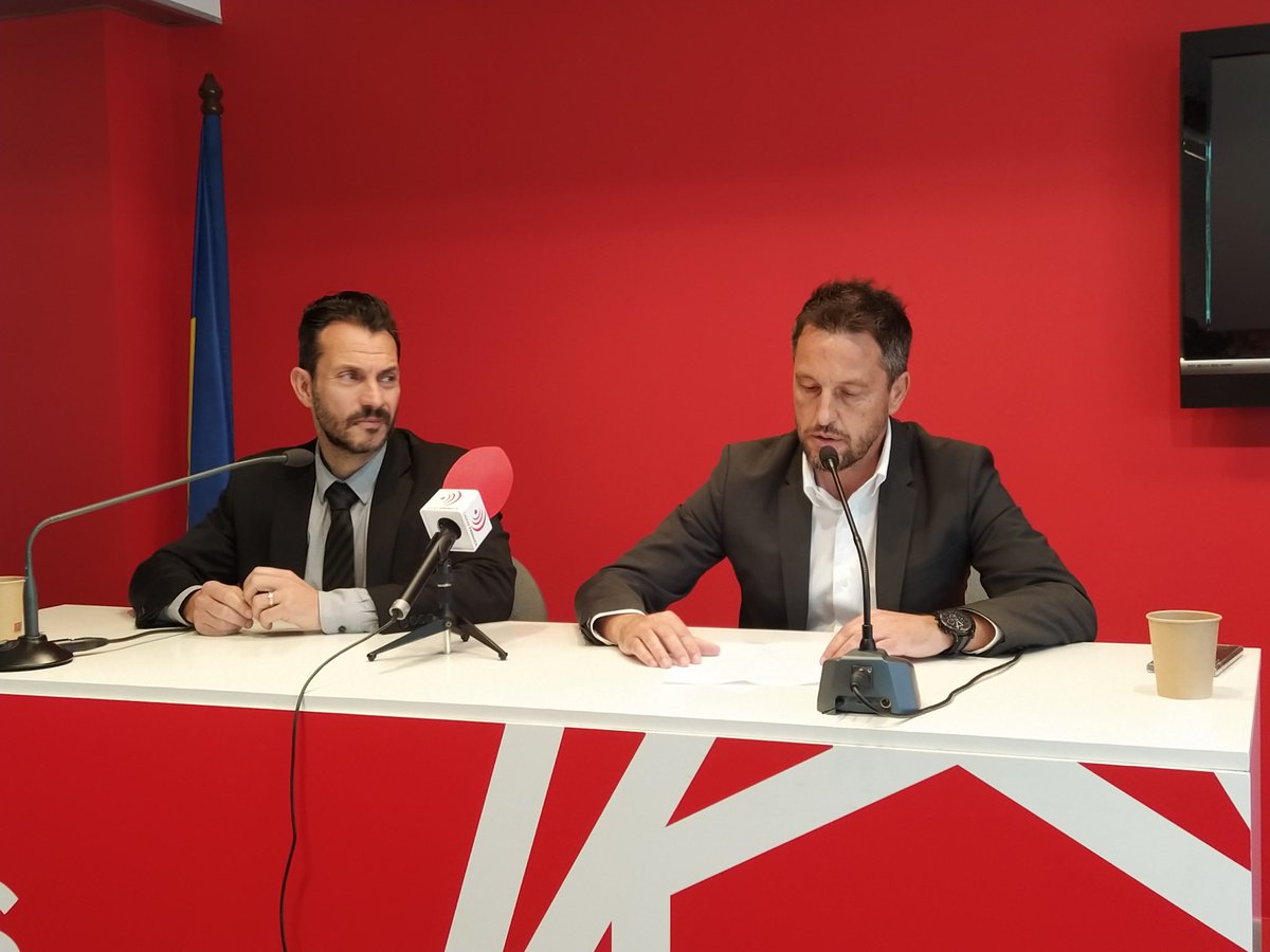 Pere López ha renunciat a l'acte de conseller general i abandona la primera linia política. Diu que té "0" energia i que l'honor de representar al PS en aquesta institució ha de recaure en algú que la "tingui". Pere Baró serà que reculli l'acte. <a href="/SER_Andorra/">Radio SER Andorra</a>