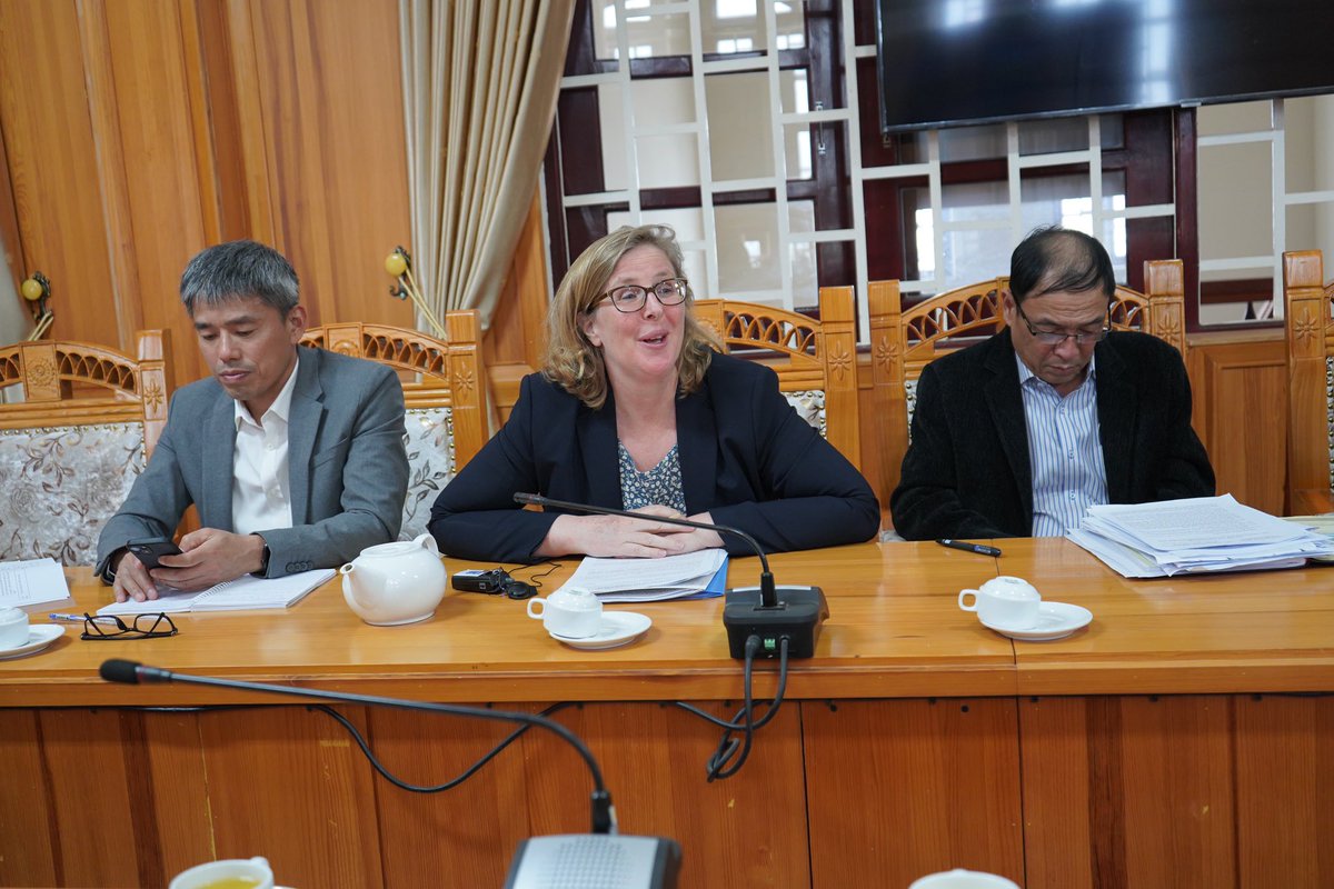 UNDPVietNam's tweet photo. ‘We have difficulty in defining the boundaries between agricultural land and forest land’ - Mr Hoai, Head of Lac Duong DPC.

Thru #iLandscape, UNDP, with funding from EU, will provide support to #LamDong &amp; #DakNong for forest protection.

#deforestation-free
#ForPeopleForPlanet https://t.co/htn4vr7u3V