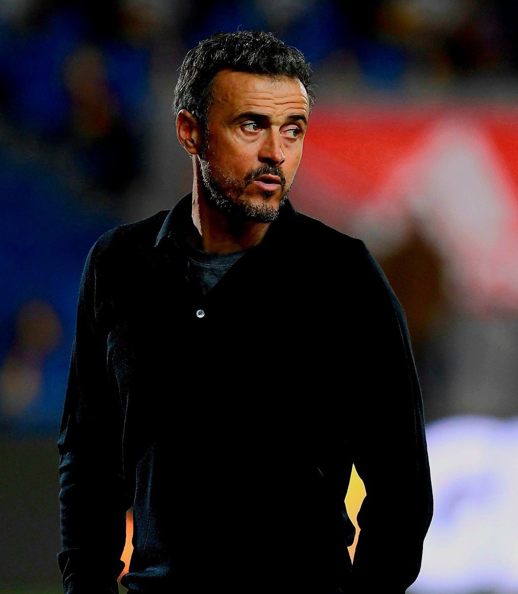 CFCPys's tweet photo. 🚨 Luis Enrique has arrived in London with his representative to talk about Chelsea. (@FabrizioRomano) #CFC https://t.co/4AFggUe8Xx
