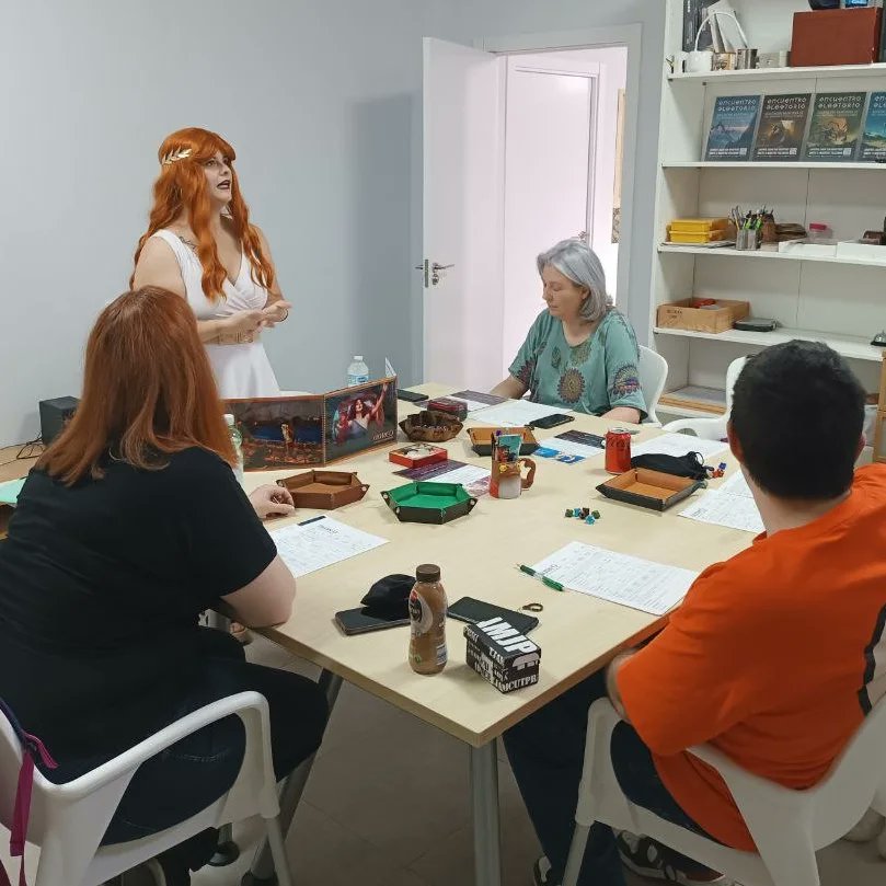 encuentromurcia's tweet photo. Jugamos "La Tregua Sagrada" una divertida y emocionante aventura en la antigua Grecia para @theaureo. ¿Conseguirán estos héroes ganarse el favor de sus dioses?. 🎲🗡🛡
#encuentroaleatorio #murcia #rol #juegosderol #rpg #roleplaying #aureorpg #roleando https://t.co/2PKoCgGsi7
