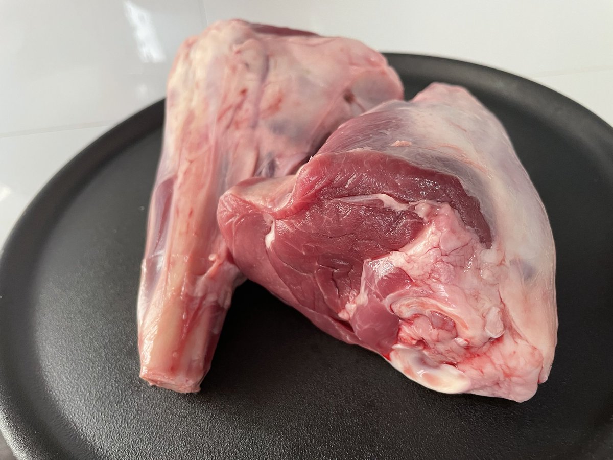 NZhunt3r's tweet photo. On the menu tonight. Some very good looking NZ lamb shanks. #TheySmellGood #WhileCooking https://t.co/dDSDfTYnLg