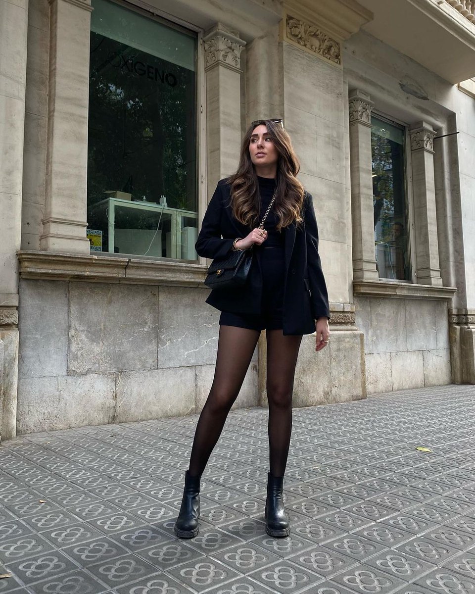 KatelynLyn23's tweet photo. โจ๐ธ
#stylereels #fallstyle #outfit #slowliving #fallfashion #howtobeparisian #theperfectsimple #barcelonastyle #ootdgals #fashionaddict #chaneltimeless #pradashoes #frenchstyle #parisianstreetstyle #fallootd #falloutfit #museunknown https://t.co/632u6sv1j7