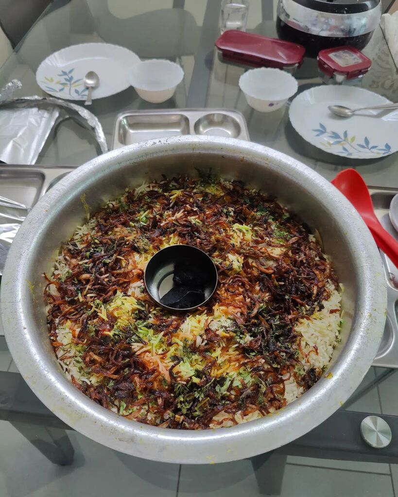 HavratMulgi's tweet photo. Serving Biryani is a new skill that I learnt today from our very happening and enthusiastic non-veg lover also known as Director of our company!!! Not only a great place for work wise growth but also a great place to gain weight 😜 https://t.co/8MdwYWnRYz https://t.co/DcKO4SCMYj