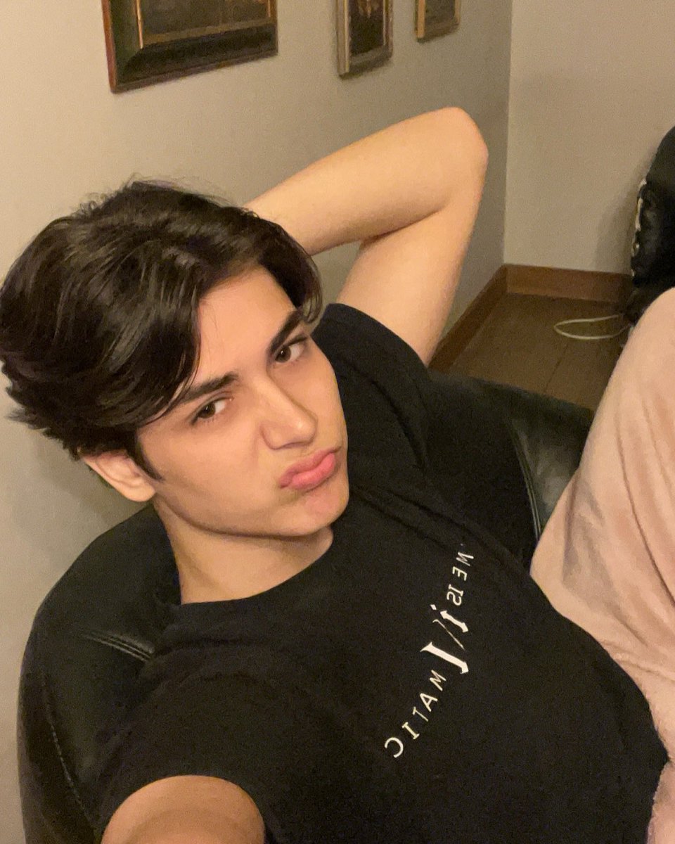 okeyalecs's tweet photo. chilling https://t.co/3tp6fvtUtZ