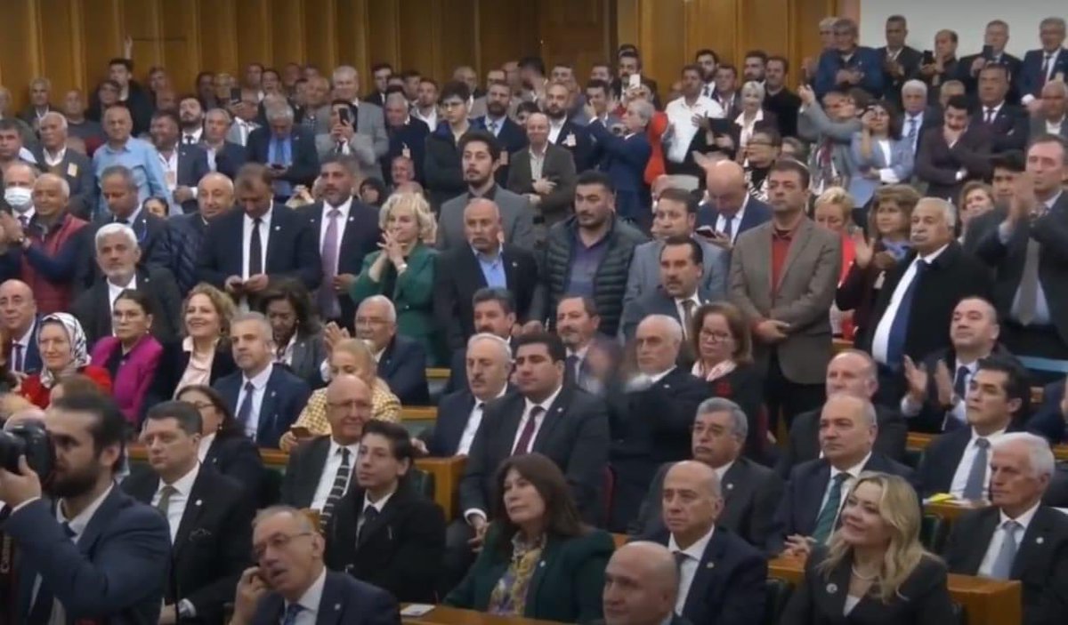 CulhaMetanet's tweet photo. Bilge Kağan'ın ve Fatih'in torunları, Atatürk'ün çocukları olarak #SözVeriyoruz,
Cumhuriyetimizin 2. Yüzyılına açılan yeni sayfasında el ele omuz omuza tarih yazmaya geliyoruz!   ☀️
#KORKMUYORUZ
#MeralAkşener 
#İYİParti https://t.co/gCaARWtJ5Q