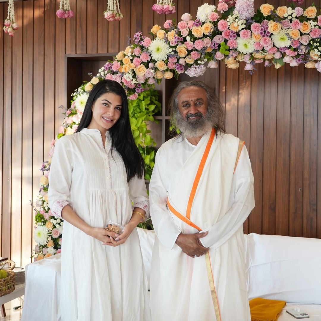 Asli_Jacqueline's tweet photo. ❤️❤️❤️❤️ @SriSri @NeetuMJain 🙏🙏 https://t.co/FlHFDV5o8Z