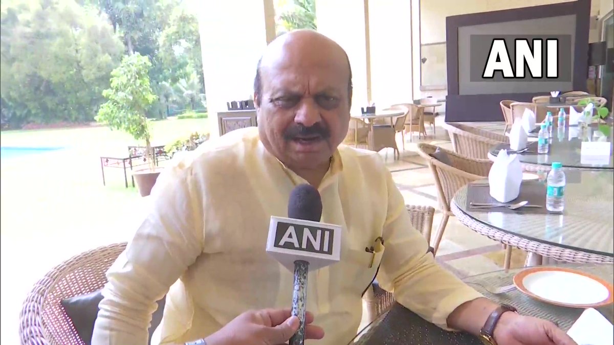 ANI's tweet photo. I urge them (Maharashtra government) to stop these programs (in Marathi-speaking villages in Karnataka), or else we will also start similar programs in Maharashtra: Karnakata CM Basavaraj Bommai https://t.co/KprBfogSOX