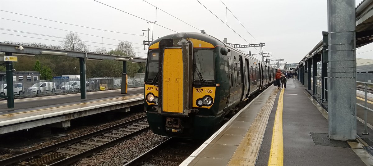 NotYOLOSmh's tweet image. Probably the longest 387 journey I've done

Cardiff Central-Bristol Parkway

#Class387