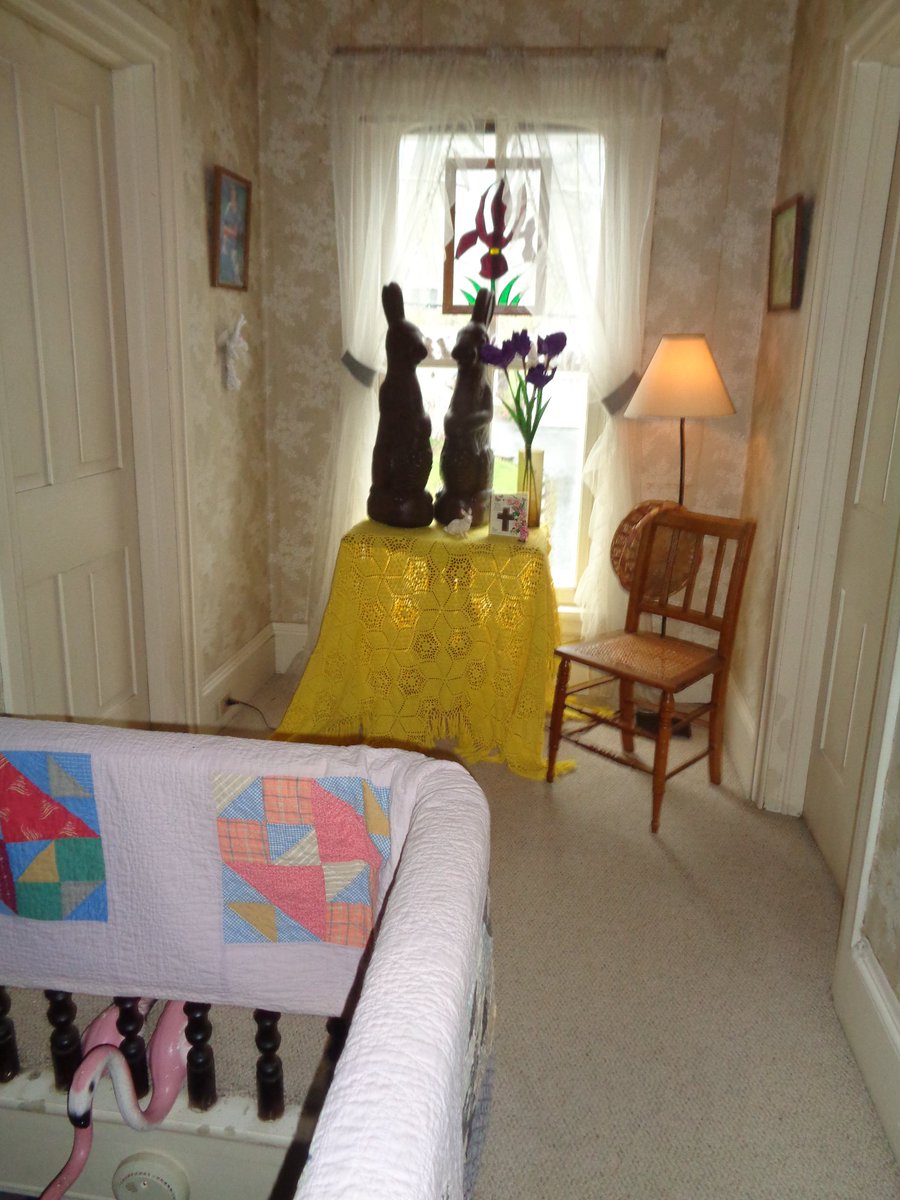 HermitsDaily's tweet image. Ancestors' Work (Quilt and Tablecloth) displayed as Holiday Decor. #easterdecor #easter #easterdecorating #bunnies #chocolatebunnies #vintagequilts #antiquequilts #victorianhome