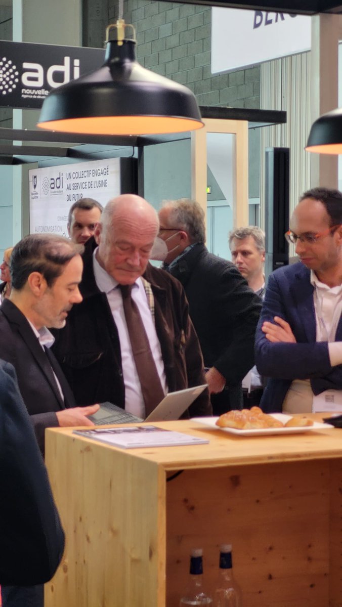 vivindustry's tweet photo. Nous avons le plaisir d'avoir le président de la Région @NvelleAquitaine, @alainrousset présent sur le salon @vivindustry à Bordeaux ! 🏭 🤝🎤

#innovation #usinedufutur #politique #proximité #engagement https://t.co/O1VfbQ56fV