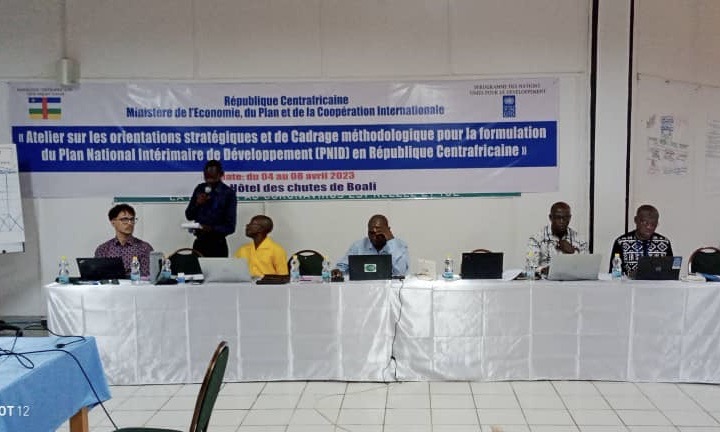 PNUD_RCA's tweet photo. 2024 : le Plan National Intérimaire de Développement #PNID fera suite au #RCPCA.
#HappeningNow ▶️les différentes parties prenantes en travaux pour l'élaboration des documents de base et la planification des étapes de la formulation du #PNID. @PNUD_RCA heureux d'appuyer. https://t.co/fK9m75U5XV