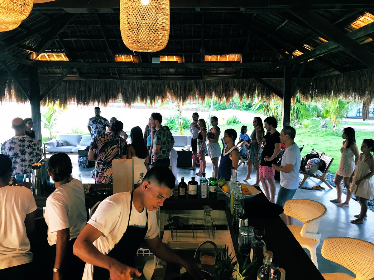 Salsa class happened while I’m doing some #travis debugging on my own. Salsa is really bringing more people than my last #drupal meetups. I’ll try a #drupalsalsa: people dance, while we present 😂 💃