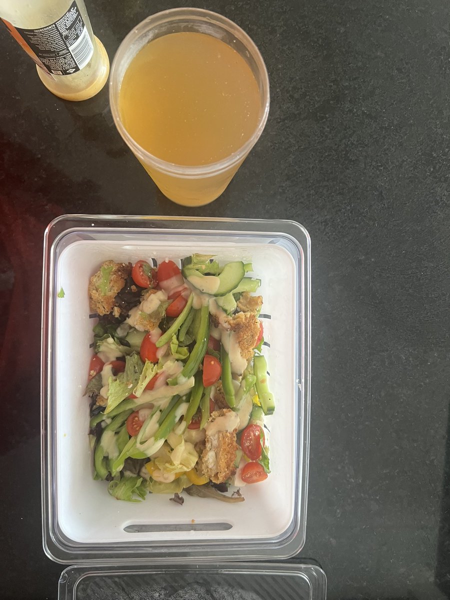 KingDavid2013's tweet photo. Snack time! 🥗 leftovers 🤭 Wash down ngombhubhudlo! 😊🙃
#RunningWithSoleAC
#RecoveryJob
#TwoOceans2023
#NoviceRunner
#MaidenUltraMarathon
#NotSureAboutComradesYet
#IPaintedMyRun https://t.co/p8ZTxRLSYZ