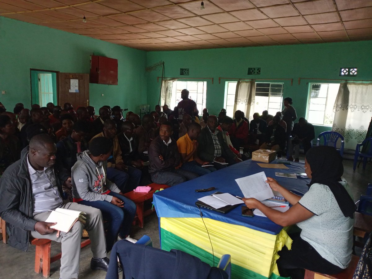 NMurunda's tweet photo. Murunda na Ruhango turi mu mahugurea y'uburere mbineragihugu Aho turi guhabwa ibiganiro biganisha ku matora ya Perezida n'abadepites azaba muri 2024 @RwandaLocalGov @RutsiroDistrict https://t.co/2MTR4E1uGK