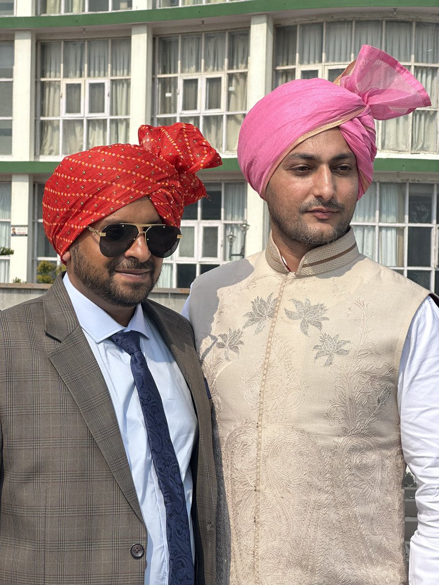 TajTurban's tweet photo. Enjoy Destination Wedding #tajturbancenter #groom #weddingturban #pagri #safa #hireaprofessional #gurstar #cbi #vip https://t.co/jUNtF448sk