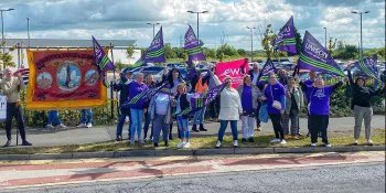 'I just want to show other people there’s power in a union.' The story of @JoanneT83515748 and her @OCSDispute @NorthWestUNISON colleagues is one of courage, resilience & strength & stands as a great example of union organising and solidarity ✊ Read Joanne’s story below👇🧵