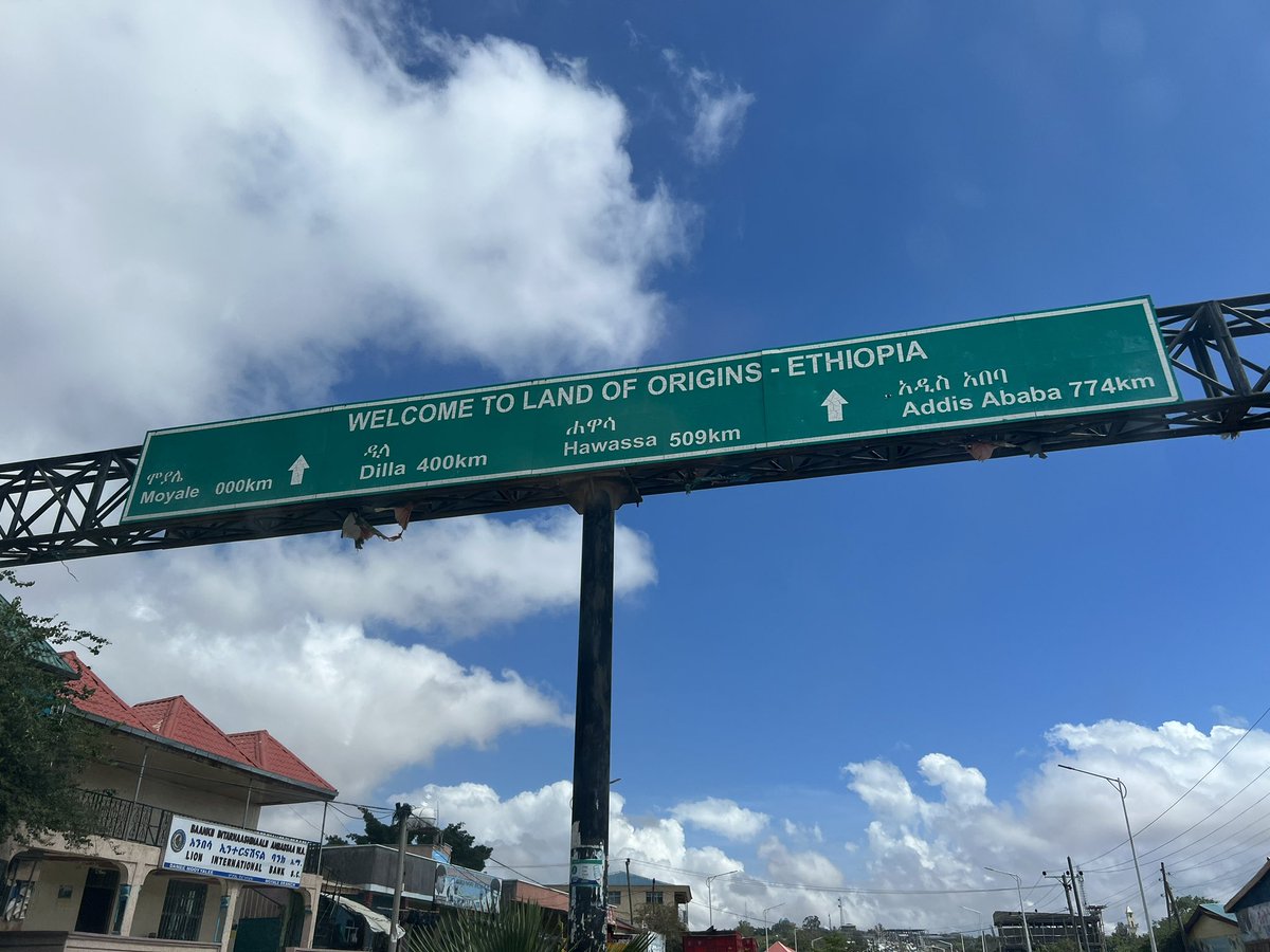 thlongdrivehome's tweet photo. Team Nahan entering Ethiopia at Moyale crossing with Kenya. This turned out to be the most challenging border crossing in the six months of our journey through Africa :) #Ethiopia #Overlandingafrica #capetowntocairo https://t.co/hIGmQISeLH