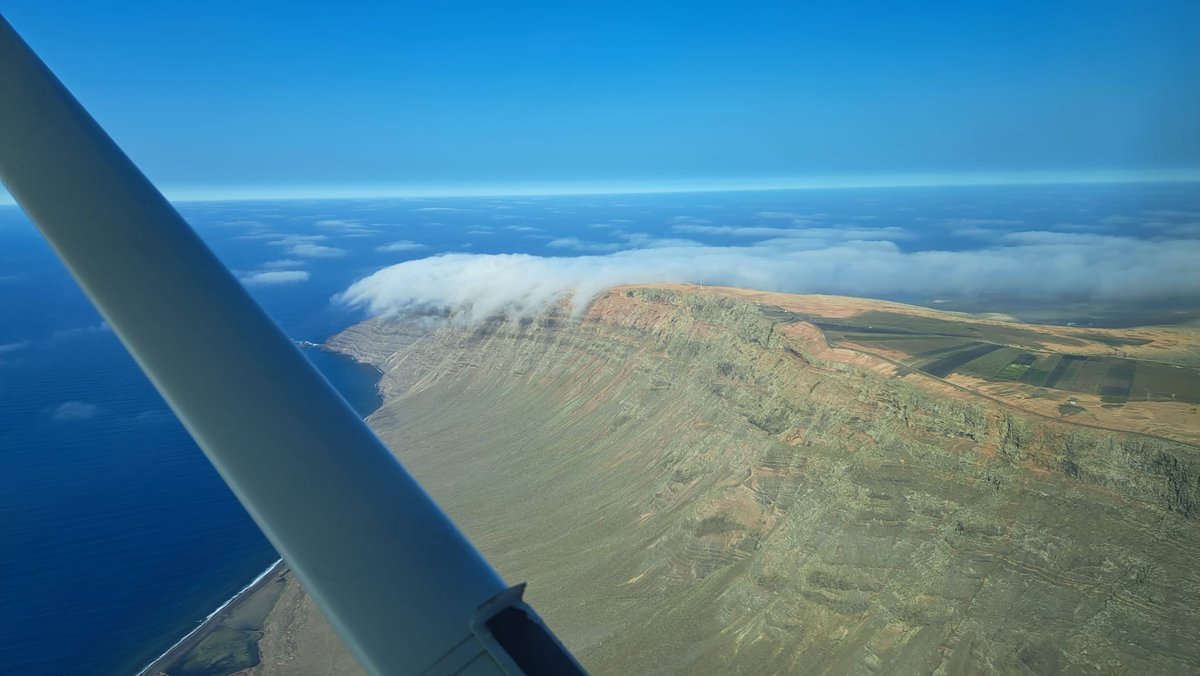RealAeroclubGC's tweet photo. Fantásticas vistas del Archipiélago Chinijo y del norte de Lanzarote desde nuestra Cessna 152 #ECERG. #Lanzarote #GCRR #LaGraciosa #RAGC https://t.co/kTxwmhd8Mr