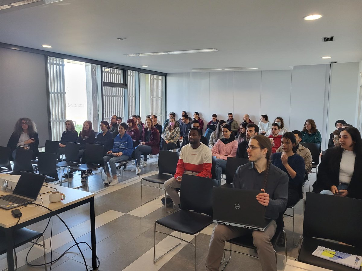 [Formation à la recherche]
Ambiance très sympathique, riches échanges et salle comble pour cette 1ère session du séminaire interchaires des stagiaires <a href="/AfereChaire/">Chaire AFERE</a> <a href="/ChaireBiotechCS/">Chaire de Biotechnologie</a> <a href="/URD_ABI/">URD ABI</a> 
🙏à notre 🆕comité des doctorants organisateurs
👏aux stagiaires pour leurs présentations