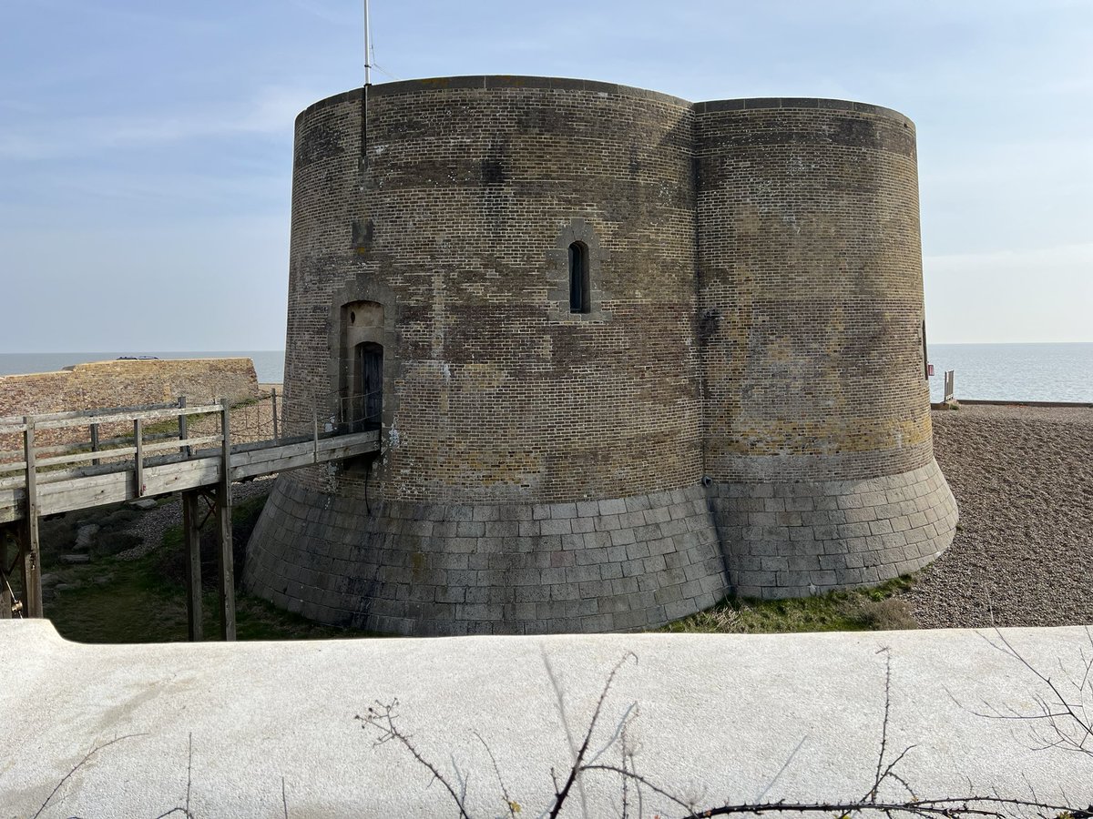 TimRideout1's tweet photo. Martello Towers #Aldeburgh #Seaburgh #MRJames #AWarningtotheCurious https://t.co/NhKRSYI90Z