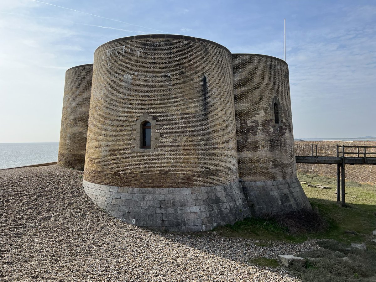 TimRideout1's tweet photo. Martello Towers #Aldeburgh #Seaburgh #MRJames #AWarningtotheCurious https://t.co/NhKRSYI90Z