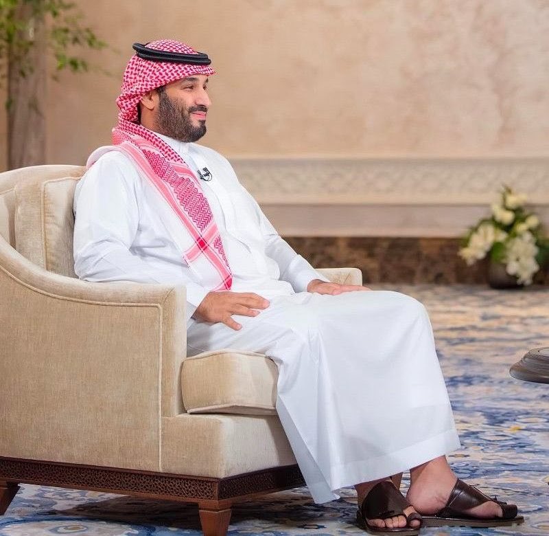 الامير #محمد_بن_سلمان  قرأ الشرق الاوسط جيدا، وقرأ كيف تسّير الدول العظمى - وخاصة الولايات المتحدة الأمريكية - المنطقة.. فهي تسيرها عبر استراتيجية الإدارة بالأزمات management by crises اي تخلق وتفتعل الازمات حتى يكون لها مكانا في المنطقة، ولكن سموه تجاوز ذلك الى ادارة عكسية وهي