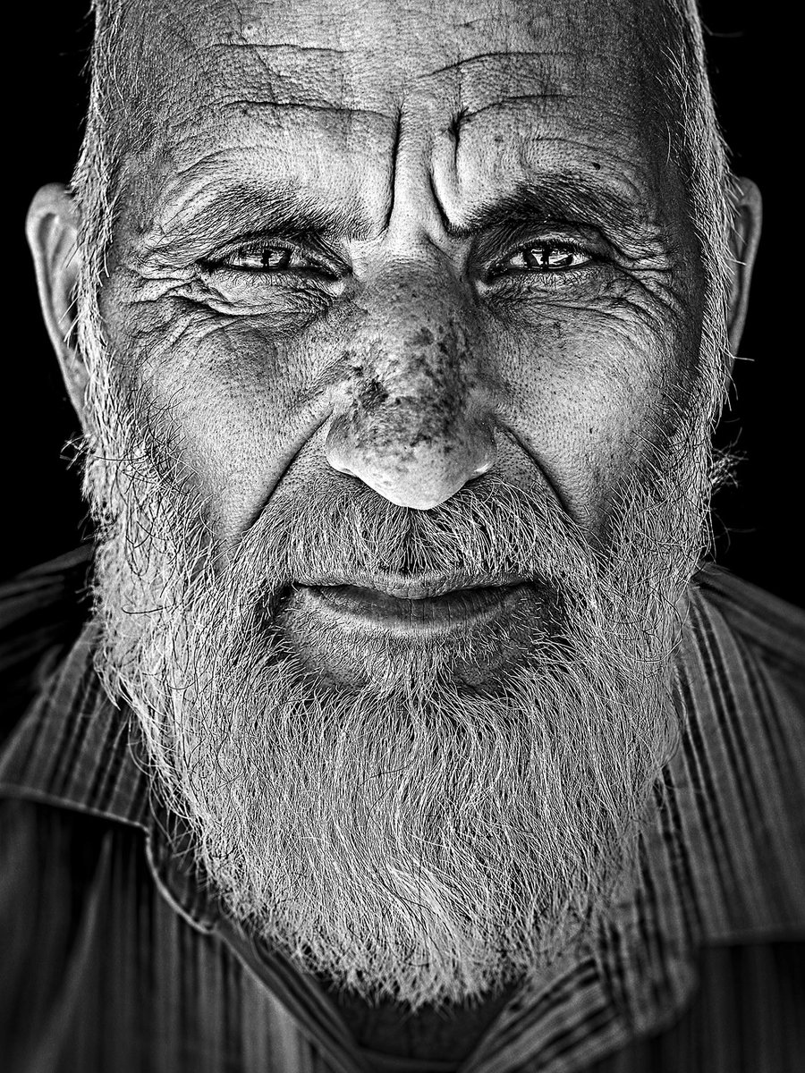 saeedbahrane's tweet photo. PORTRAITS
.
.
.
.
#saeedbahrane
#portraits #portrait #photography #headshot #monochrome #nftart #nftartwork #nftartists #photo #photography #faoundation #opensea #rarible #nftcollection #nftcollectors #nftdrop #nftartist #nftcollector #nftcommunity #nfts #nft https://t.co/U5NGfE96Nf
