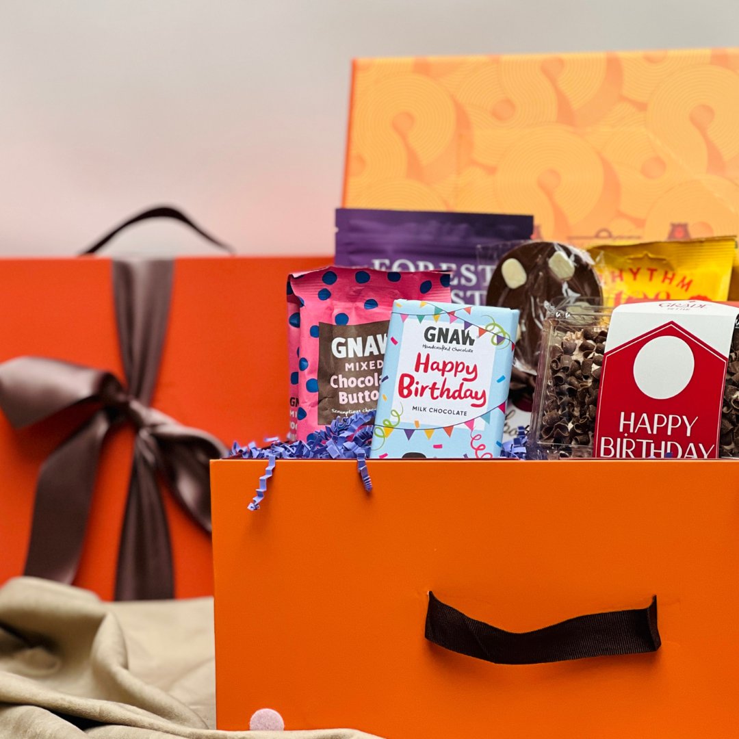 Today's Gift Basket Of The Day is the "Surprise Birthday Gift Hamper for Her" bit.ly/3kVNyon ⭐ Follow &amp; RT to enter #prize draw to #win a Gift Basket. More info via our blog. #dailydispatch #gifts #competition #giftbasketsrule #birthdaygiftsforher #birthdaygifts