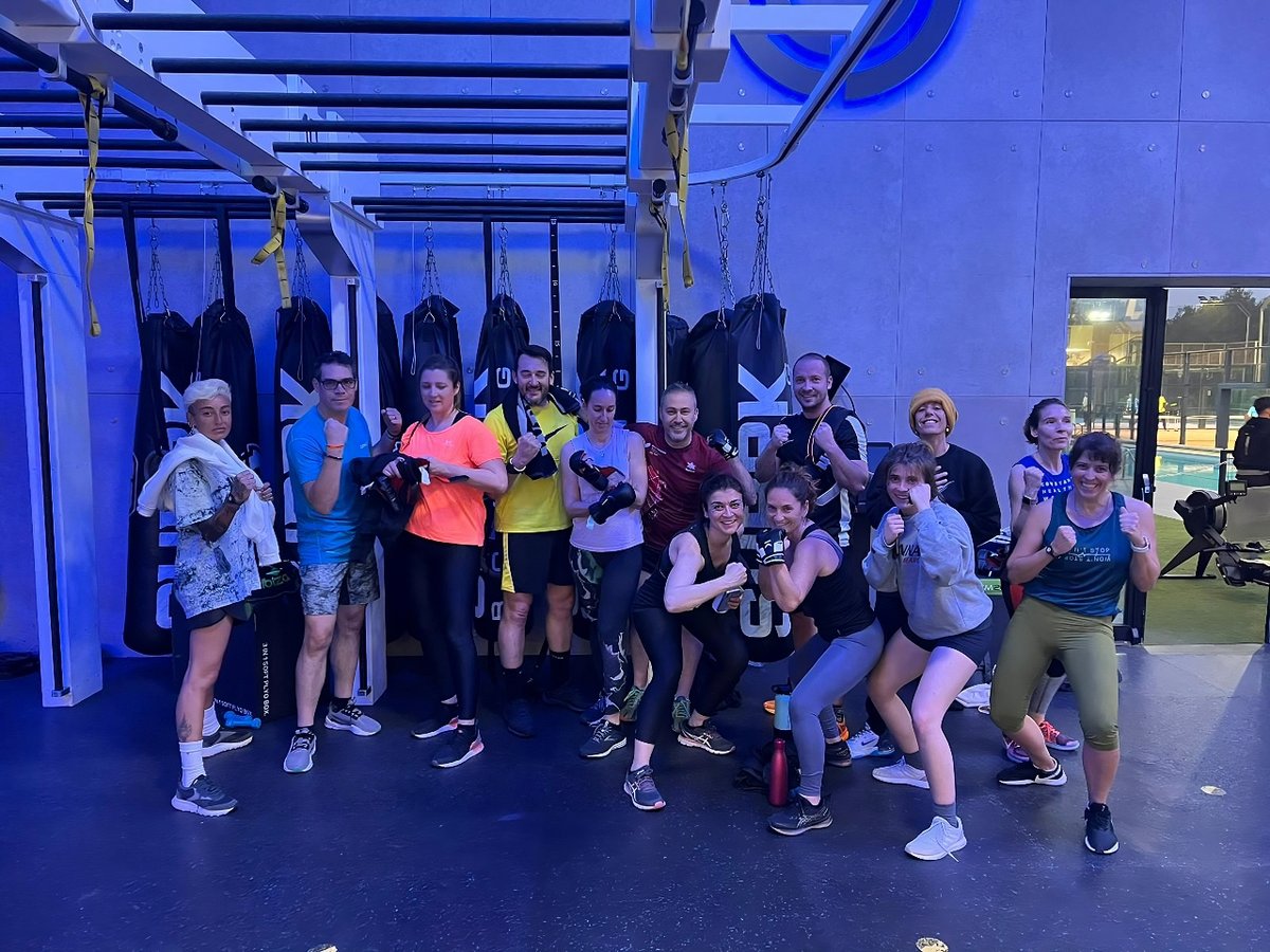 BfitIbiza's tweet photo. ¡Prepárate para sudar con HBX Boxing! 💪 El programa de entrenamiento que combina boxeo, acondicionamiento físico y técnicas de artes marciales para una experiencia de entrenamiento completa. ¡Únete a la comunidad! 🥊 #bfitibiza #hbx #hbxboxing #fitboxingibiza #boxeoibiza #ibiza https://t.co/O4nr7ax0U6