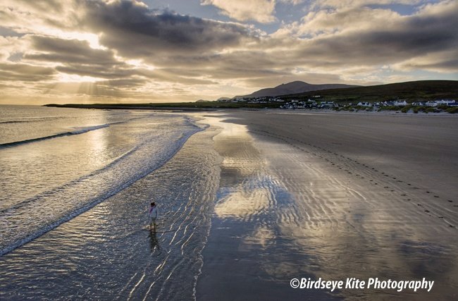 An evening stroll on a #beach #AchillIsland #CoMayo #Ireland 
and yes, photographed from my #Kite