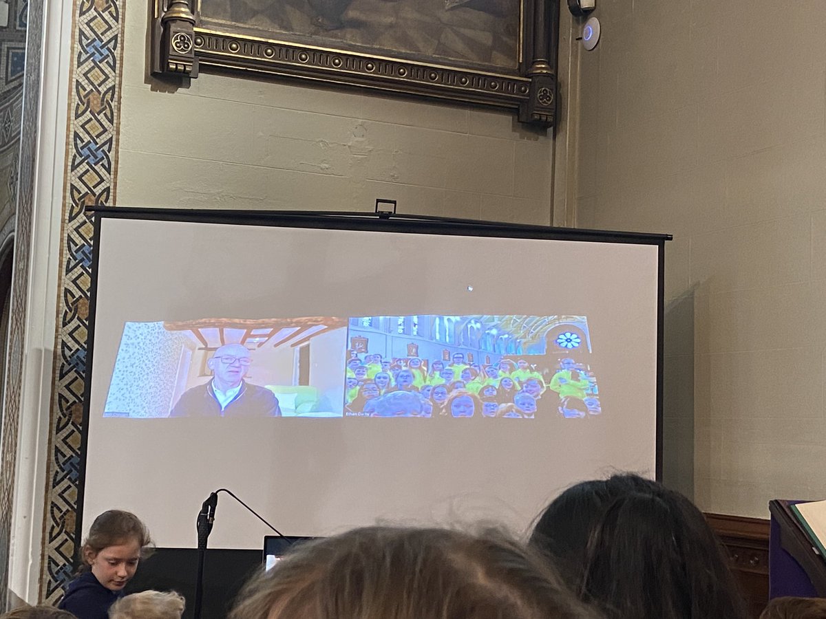 BeConservatoire's tweet photo. The composer @bobchilcott chatting to the children about the origin of ��A little jazz mass’ and answering their questions https://t.co/2Ks0a4moJd