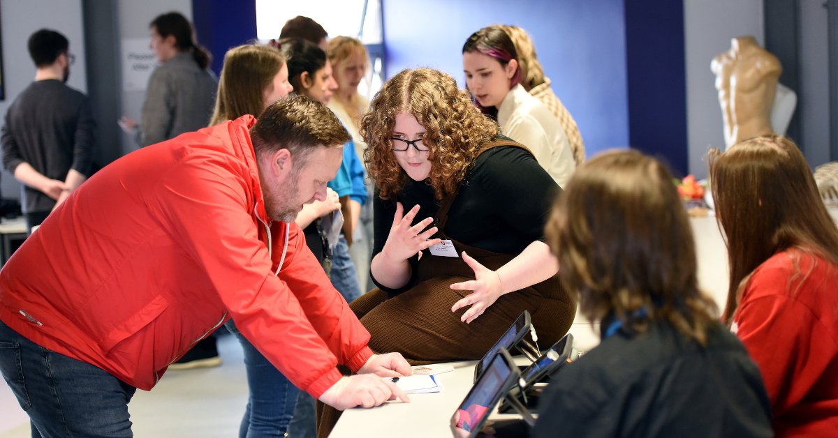 TeessideUni's tweet photo. Some brilliant photos from #ExpoTalent which took place last week 🙌💙
Students from @TeesUniSCEDT had the opportunity to network with industry professionals and showcase their work to potential employers 🌟
Register for the next exhibition on 17 May 👉 https://t.co/YthybZzOkr https://t.co/O3GQ9RVz0p